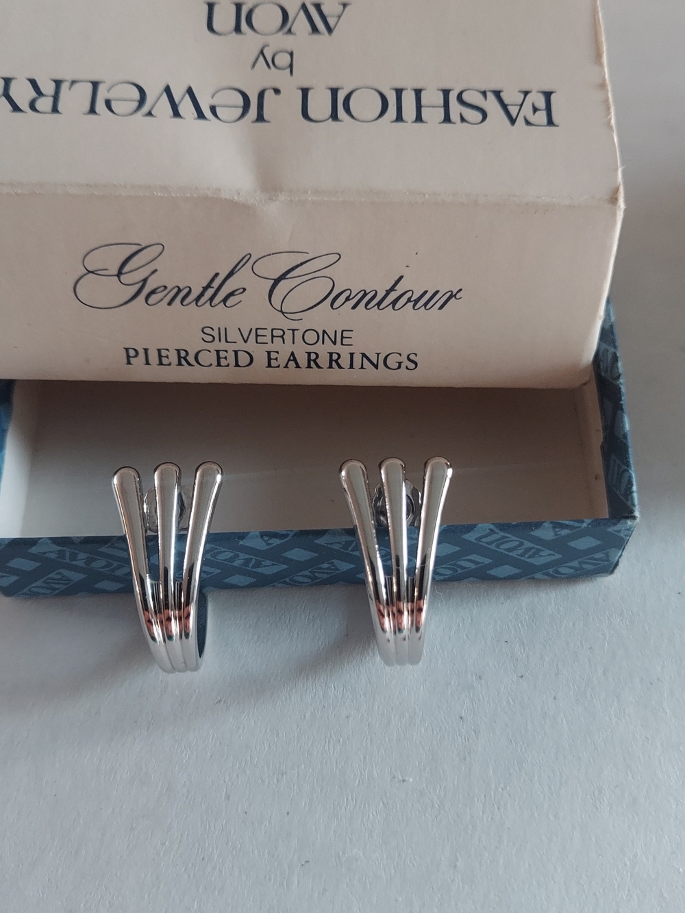Vintage Avon Gentle Contour Silvertone Pierced Earrings